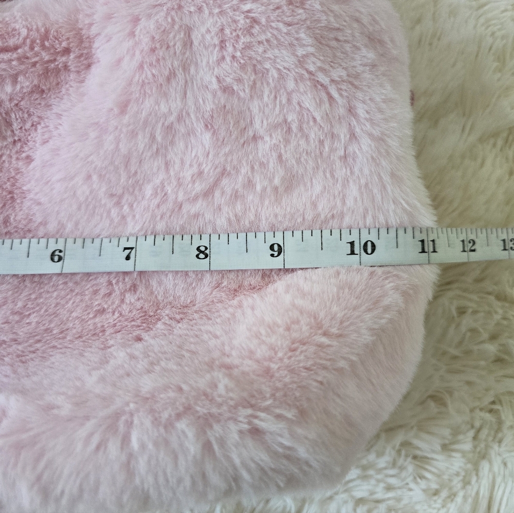 ☆ Icing Pink and Gold Shoulder Bag with Plush Texture and Rounded Shape - Picture 11 of 15